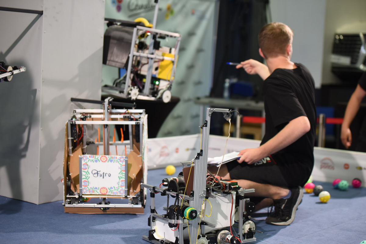 First Global Slovakia súťaž robotov 2023